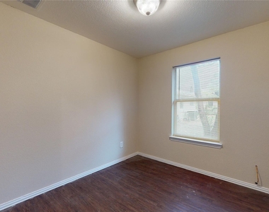 3621 San Rose Drive - Photo Thumbnail 9