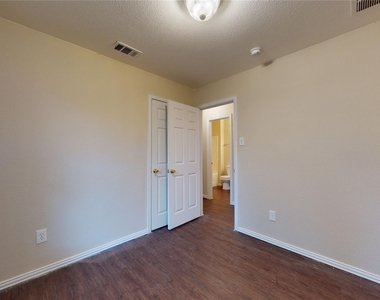 3621 San Rose Drive - Photo Thumbnail 16