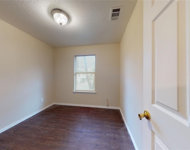 3621 San Rose Drive - Photo Thumbnail 19