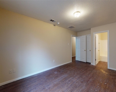 3621 San Rose Drive - Photo Thumbnail 12