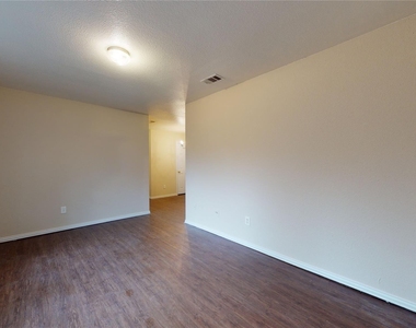 3621 San Rose Drive - Photo Thumbnail 6