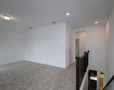 2603 Swallowtail Street - Photo Thumbnail 8