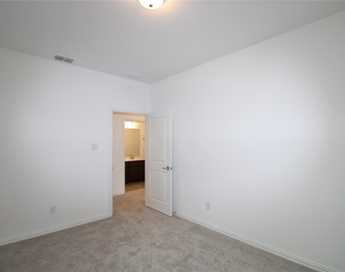 2603 Swallowtail Street - Photo Thumbnail 12