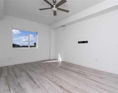155 E Boca Raton Road - Photo Thumbnail 14
