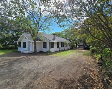 4824 Meadowbrook Drive - Photo Thumbnail 1