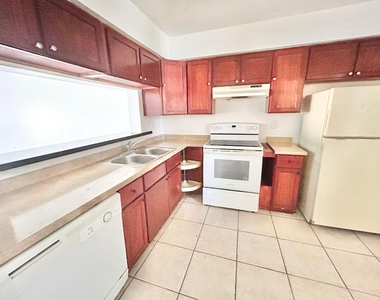 2205 Sw 80th Terrace - Photo Thumbnail 1