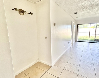 2205 Sw 80th Terrace - Photo Thumbnail 2