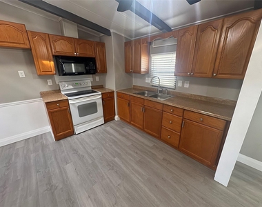 7201 Pica Drive - Photo Thumbnail 5
