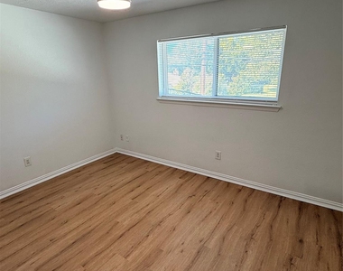 3921 Inwood Road - Photo Thumbnail 17