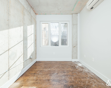 31-19 37th St 11103 - Photo Thumbnail 18