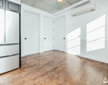 31-19 37th St 11103 - Photo Thumbnail 10