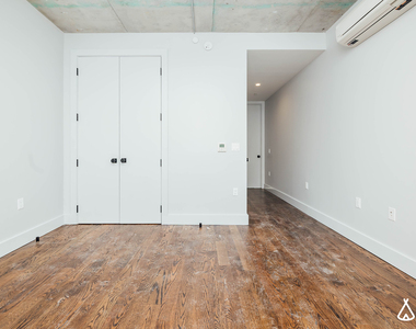 31-19 37th St 11103 - Photo Thumbnail 4