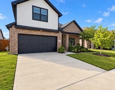 332 Braves Way - Photo Thumbnail 1