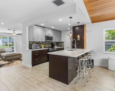 1515 Gallinule Drive - Photo Thumbnail 10