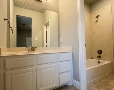 7005 Golf Club Drive - Photo Thumbnail 30
