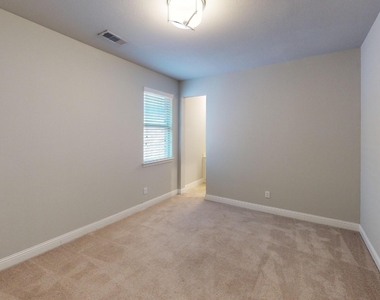 7005 Golf Club Drive - Photo Thumbnail 20