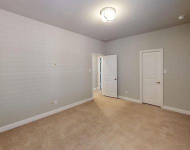 7005 Golf Club Drive - Photo Thumbnail 17