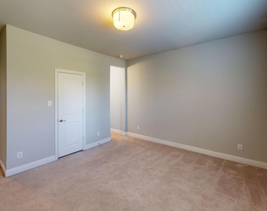 7005 Golf Club Drive - Photo Thumbnail 15