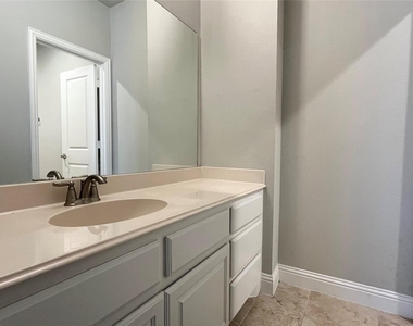7005 Golf Club Drive - Photo Thumbnail 31