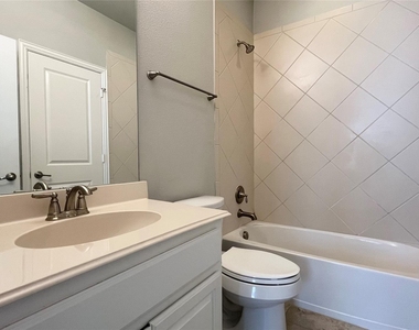 7005 Golf Club Drive - Photo Thumbnail 32