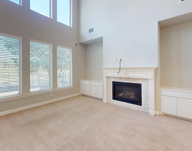 7005 Golf Club Drive - Photo Thumbnail 8