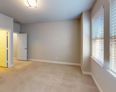 7005 Golf Club Drive - Photo Thumbnail 19