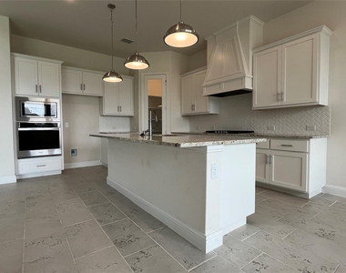 333 Elk Drive - Photo Thumbnail 8
