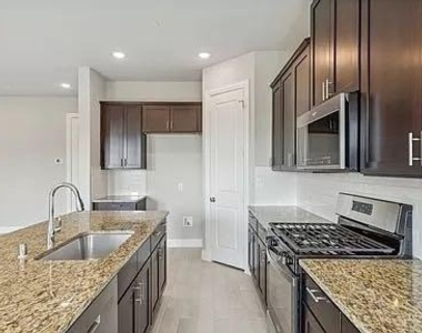 333 Elk Drive - Photo Thumbnail 7