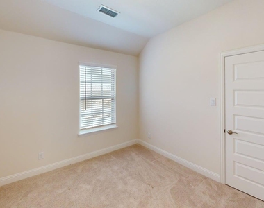 333 Elk Drive - Photo Thumbnail 14