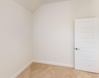 333 Elk Drive - Photo Thumbnail 16