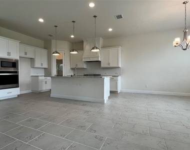333 Elk Drive - Photo Thumbnail 4