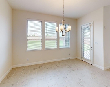 333 Elk Drive - Photo Thumbnail 12