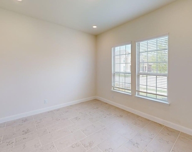 333 Elk Drive - Photo Thumbnail 24