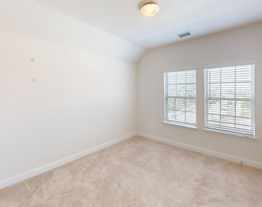 333 Elk Drive - Photo Thumbnail 17