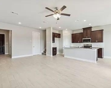 333 Elk Drive - Photo Thumbnail 3