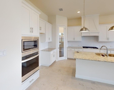 333 Elk Drive - Photo Thumbnail 10