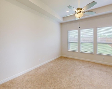 333 Elk Drive - Photo Thumbnail 15