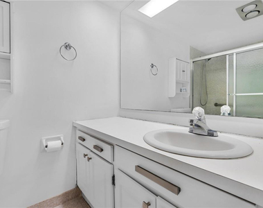 605 Oaks Drive - Photo Thumbnail 20
