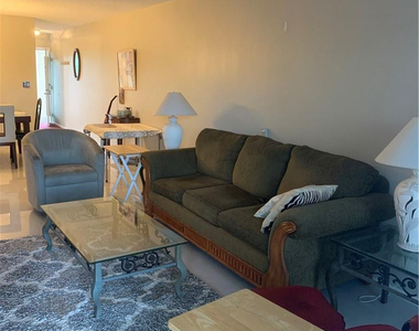2305 Lucaya Lane - Photo Thumbnail 6