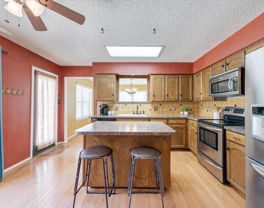 2033 Oakmeadow Street - Photo Thumbnail 10