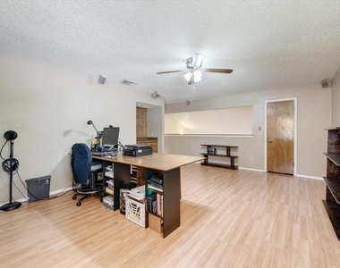 2033 Oakmeadow Street - Photo Thumbnail 17