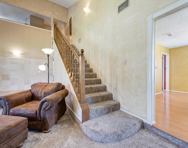 2033 Oakmeadow Street - Photo Thumbnail 15