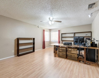 2033 Oakmeadow Street - Photo Thumbnail 16