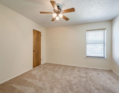 2033 Oakmeadow Street - Photo Thumbnail 18