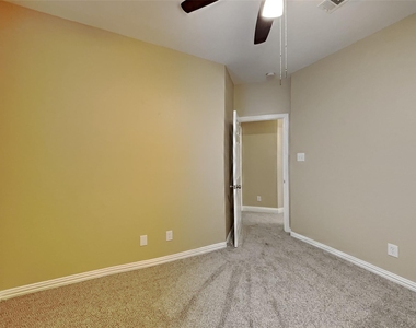 309 Hudson Lane - Photo Thumbnail 16