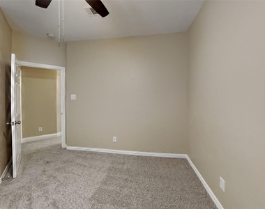 309 Hudson Lane - Photo Thumbnail 17
