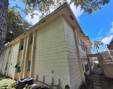 11506 Royal Palm Boulevard - Photo Thumbnail 7