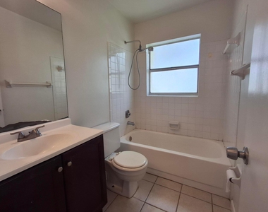 11506 Royal Palm Boulevard - Photo Thumbnail 6