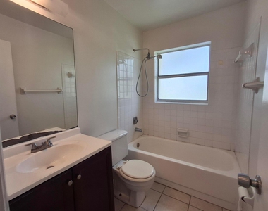 11506 Royal Palm Boulevard - Photo Thumbnail 10