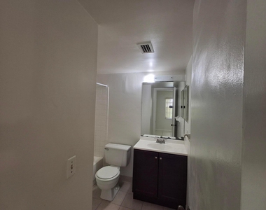 11506 Royal Palm Boulevard - Photo Thumbnail 3